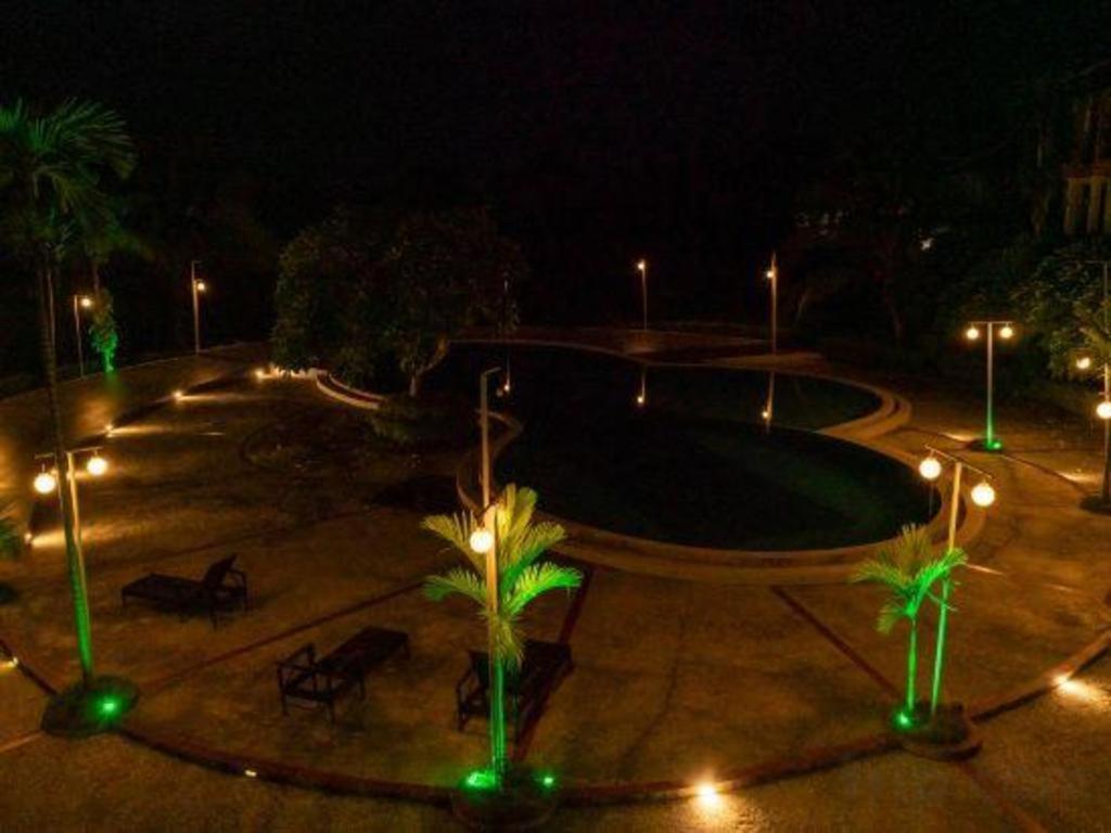 Xishuangbanna Hotel Managed By Xandria Hotel Luang Prabang Exteriör bild