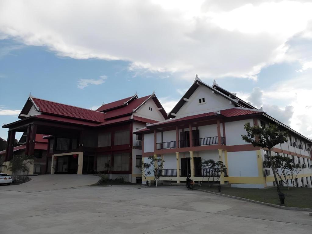 Xishuangbanna Hotel Managed By Xandria Hotel Luang Prabang Exteriör bild